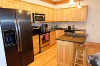Beautiful 1 BD/1 BA Echota condo with a magnificent view of Grandfather Mtn