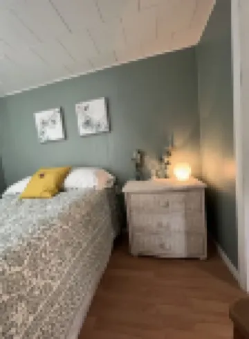 Maple Street Cottage is the perfect couple’s retreat.