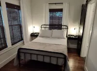 Blanche's Bungalow Hotels in Graham