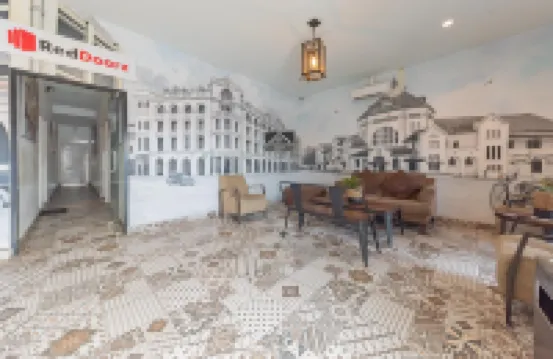 RedDoorz Plus near UNIMED Medan Hotel di Medan Estate