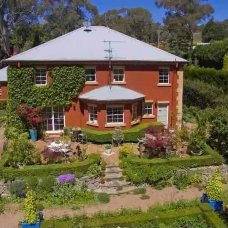 Stunning Highlands Manor-Accommodates 2-12 people