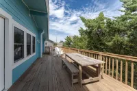 Finlandia: 3BR Avon cottage. Dog-friendly - steps from pristine beach!