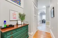 Charming 2-bedroom house with WiFi, AC, & Patio in the heart of Richmond! - 3 ดาว
