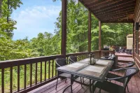 *NEW* Modern Rustic Cabin w/ AMAZING views! Hot Tub, 2 King Suites, Pet Friendly