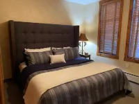 Luxurious retreat in Breckenridge steps from Quicksilver chairlift and amenities