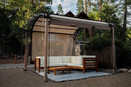 Chic Old Style Cabin, Forest Suite & Dome Lake Front. Private Beach and Own Dock