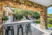 AMAZING VIP VILLA ON ACRE LAND WITH 6 BEDROOMS BIG POOL, OUTDOOR KITCHE ENJOY! Hotels in 