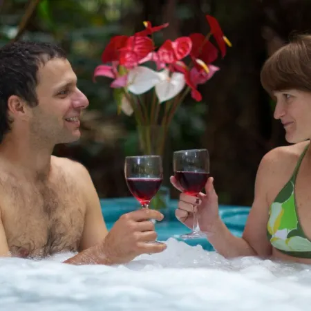 Lovely home with hot tub near Volcano National Park