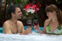 Lovely home with hot tub near Volcano National Park