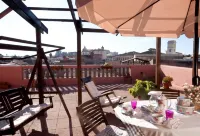 Downtown penthouse with tower view - Cozy penthouse facing to the tower Отели рядом с достопримечательностью «Carlo Contini Council Picture Gallery»