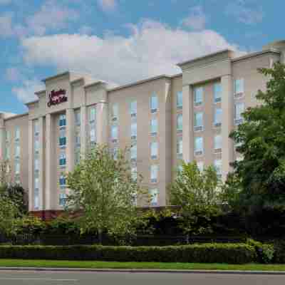 Hampton Inn & Suites Durham/North I-85 Hotel Exterior