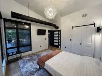 Modern House at Easy Street on the River- Large sports field and River Access!