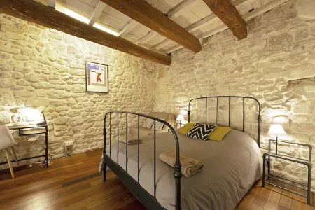 Charming apartment in the historic center of Uzès with air condition and parking
