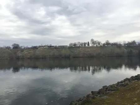 Studio apartment overlooking the Snake river
