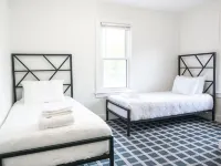 3 BR cozy + renovated walkable downtown stay Hotels in Hilliard