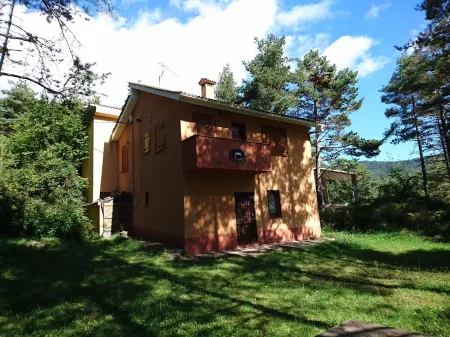 Charming house located in the Espinalbet area.