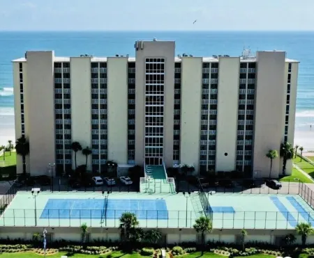 WEEKLY DISCOUNTS! OCEANFRONT CONDO! DIRECT BEACH ACCESS! NO DRIVE BEACH!KITCHEN!