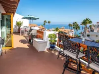Hamilton Cove 2-bedroom condo with golf car & A/C in pleasant Catalina Island فنادق في أفالون