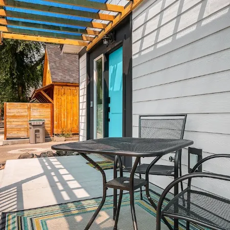 Adorable Modern Guesthouse - West Downtown Boise