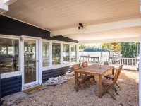 The Little Blue Cottage - Topping : Waterfront! Hotels in Middlesex County