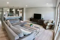 Modern 3-bed farmhouse AC, Wifi