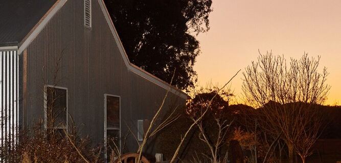 The Creek Country Retreat Wood Fired Hot Tub, and New Large Swimming Pool Hotels in Mudgee