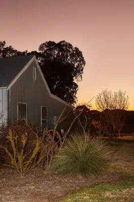 The Creek Country Retreat Wood Fired Hot Tub, and New Large Swimming Pool