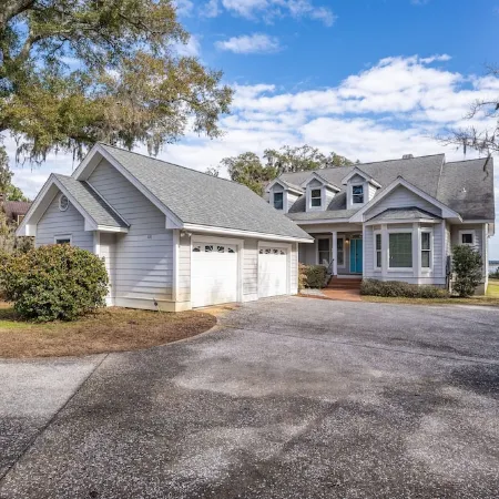 Coastal Getaway - Stunning Water Views!