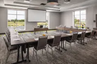 Hilton Garden Inn Sacramento Airport Natomas - Airport Shuttle