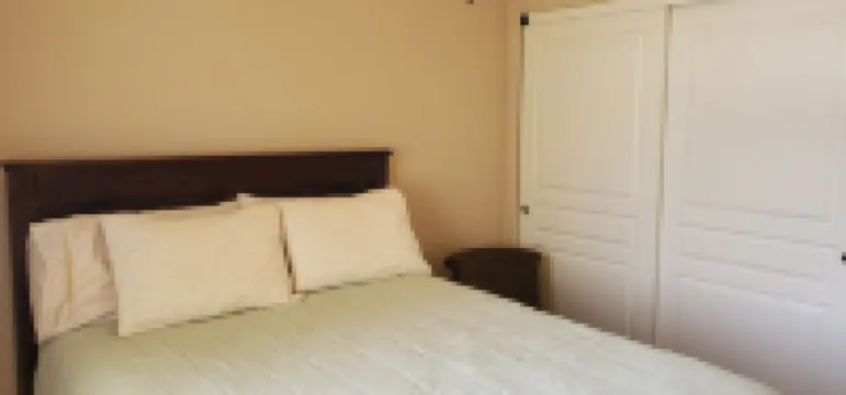 2nd floor 2 Bedroom Condo with Balcony