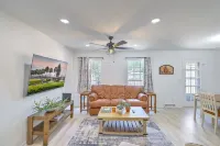 Cheerful townhome near Isle of Palms, Sullivans Island, Charleston & Shem Creek.