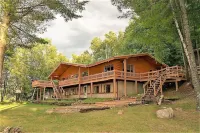 Stunning, Cozy Lake House with 680 feet of shoreline