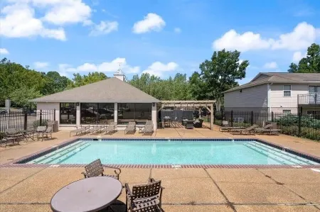 Newly Renovated Game Day - Ready Rebel Condo! 10 minute walk to games!