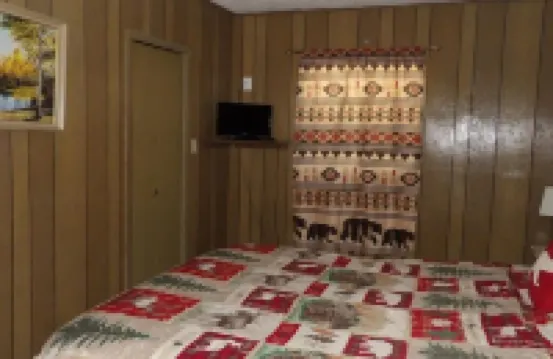 Ponderosa Cabins 104 N Laurel cabin 11