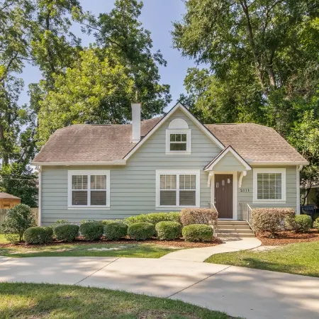 Park Street Dream in Downtown Northport, 2.5 Miles from U of A Stadium