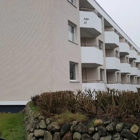 1A apartment, 2-4 people, very close to the beach, central, large garage, family friendly