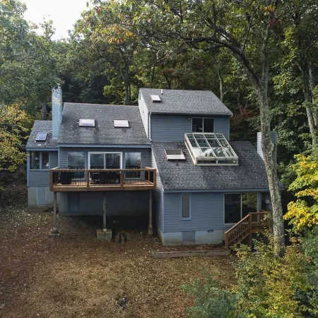 Incredible Mountain Views - Modern Four Bedroom Home - Five Minute Walk to Slope
