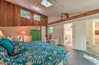 Private Gulf Beach-4 BRs- Luxury Cottage, Pet Friendly-Kayaks & SUPs-Grill