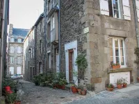 Beautiful 1 bedroom apartment in the historic district of Granville