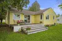 Private Cottage on Crooked Lake