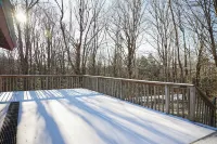 Snug Chalet - Family-Friendly, Wi-Fi + Close to Mount Snow