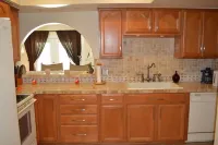 Tropical Paradise, Private Heated Pool & Spa, Built-in-BBQ
