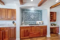 Waterfront Indian Rocks Beach Gem-5 min walk to beach, private Pool/ hot tub/gym