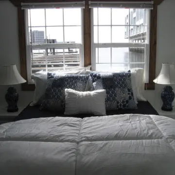 Houseboat in Boston Harbor Wifi A/C /Heat  Be rocked to sleep