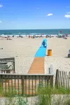 Sleeps 15, Designer Beach House w/ Yard + Porch, Steps to Beach + Parking - balcony