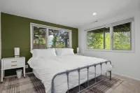 Montana Mansion: Theater, Gym, Arcade, Billiards