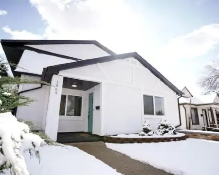 Bright 5-BDR Home in the heart of Ogden-3600 sq.ft 奧格登酒店