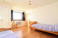 Cottage With Secure Garden, Wood Burning Stove And Sea Views - 4성급