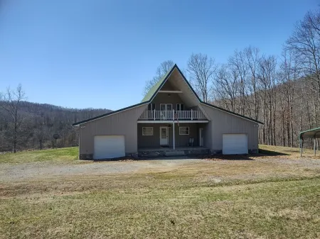 Knotty Knob is your mountain get away! Отели в г. Брэкстон