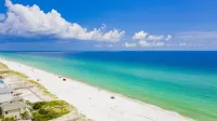 Sunshine Beach House - Private Pool - 5 minute walk to beaches - Pet friendly